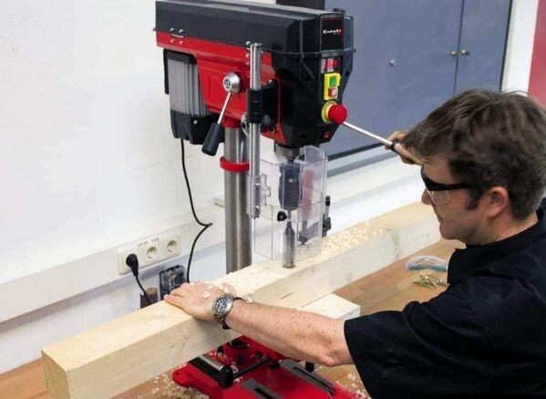 Einhell Perceuse à colonne TE-BD 750 E (750 W, Profondeur de perçage : 80 mm)