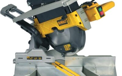 Test de la scie à onglets Dewalt D27112-QS : performance et précision