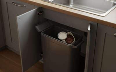 Votre poubelle sent mauvais malgré les sacs ? Mettez-y cet objet insolite et les odeurs disparaîtront en quelques heures