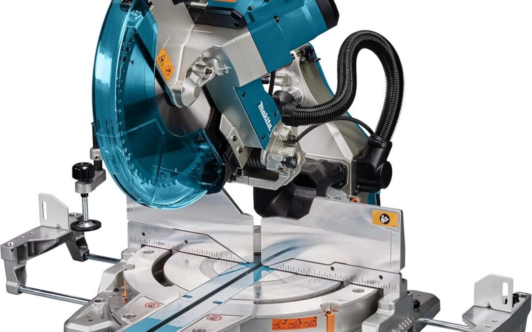 Test de la scie à onglets radiale Makita LS1219L