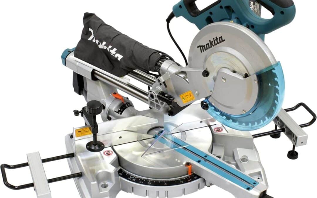 Test de la scie à onglets radiale Makita LS1018LN