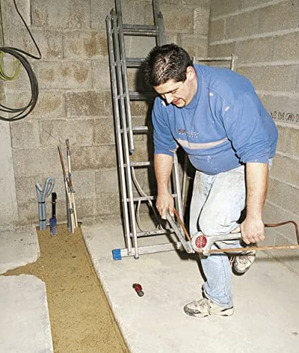 Découvrez notre analyse détaillée des pinces à cintrer en alu Virax pour tubes cuivre Ø 10 à 16 mm : efficacité, résistance et conseils d'utilisation.