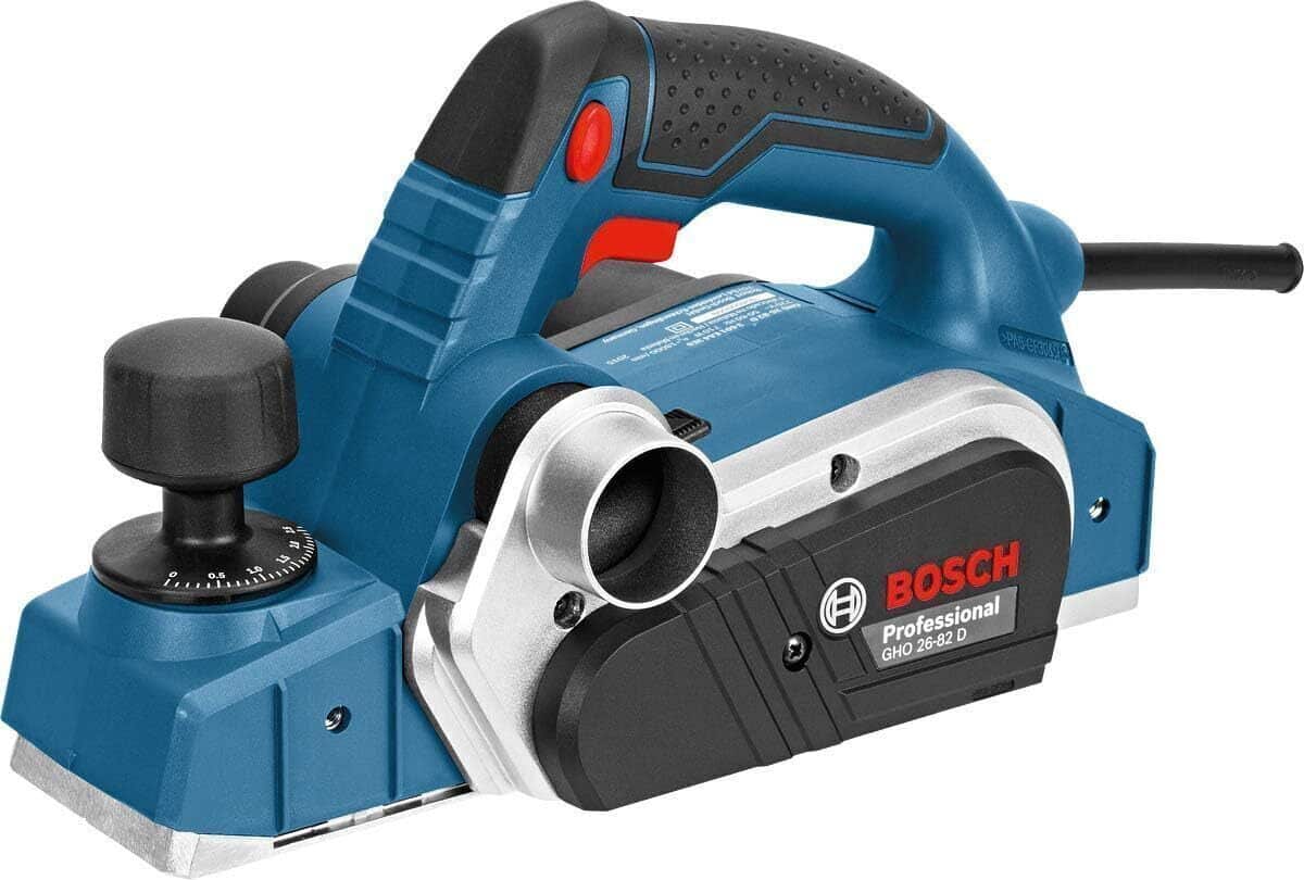 Test du rabot Bosch GHO 26-82 D : puissance 710 W avec accessoires