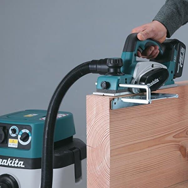 Dรฉcouvrez notre test complet du rabot sans fil Makita DKP180ZJ : caractรฉristiques, performances, avantages et avis pour ce modรจle performant et pratique.