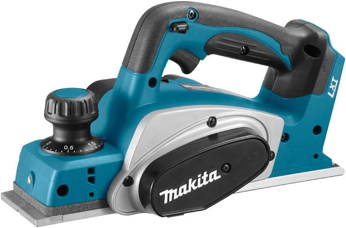 Test du rabot Makita DKP180ZJ : sans fil et performant
