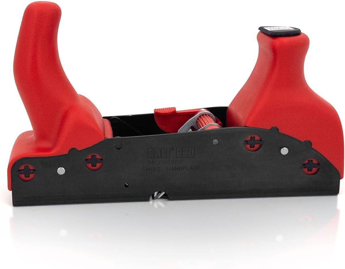 Test du rabot RALI 220 monobloc : performance et praticité garantis