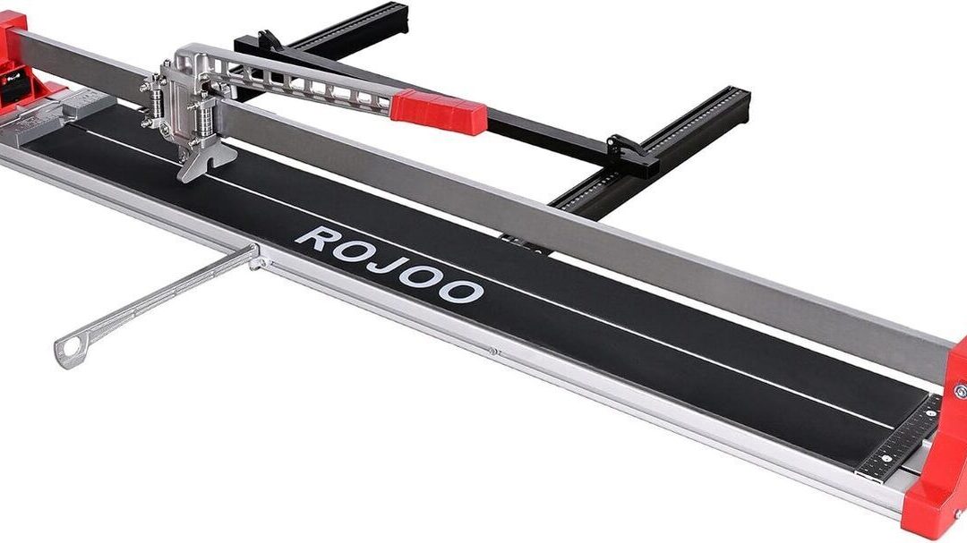 Test : machine de découpe de carrelage ROJOO 121, 9 cm, robustesse et précision